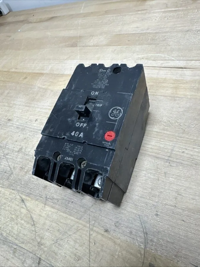 Автоматический выключатель GE TEY340 40A 3-Pole Circuit Breaker 480V AC Trip Ind
