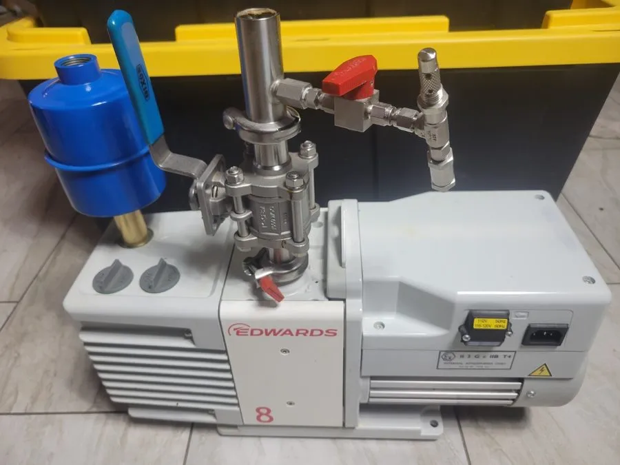Насос EDWARDS RV8 A654-01-906 Rotary Vane Pump