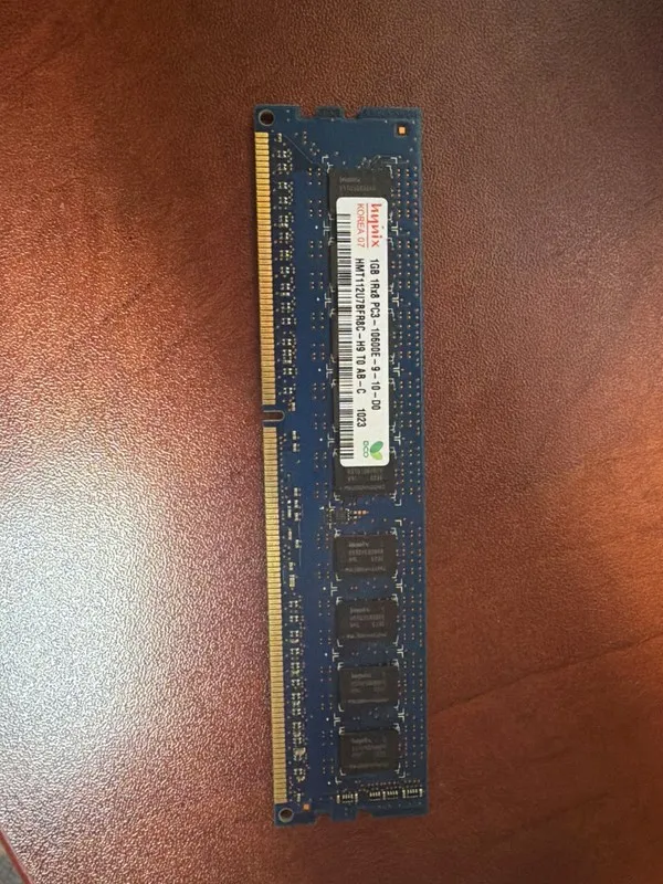 Модуль памяти HMT112U7BFR8C-H9 Hynix 1GB DDR3 ECC PC3-10600 1333Mhz 1Rx8 — фото лота 1