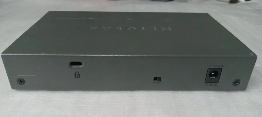 Коммутатор Netgear GS308v2 8-Port Gigabit Ethernet Desktop Network Switch GS308
