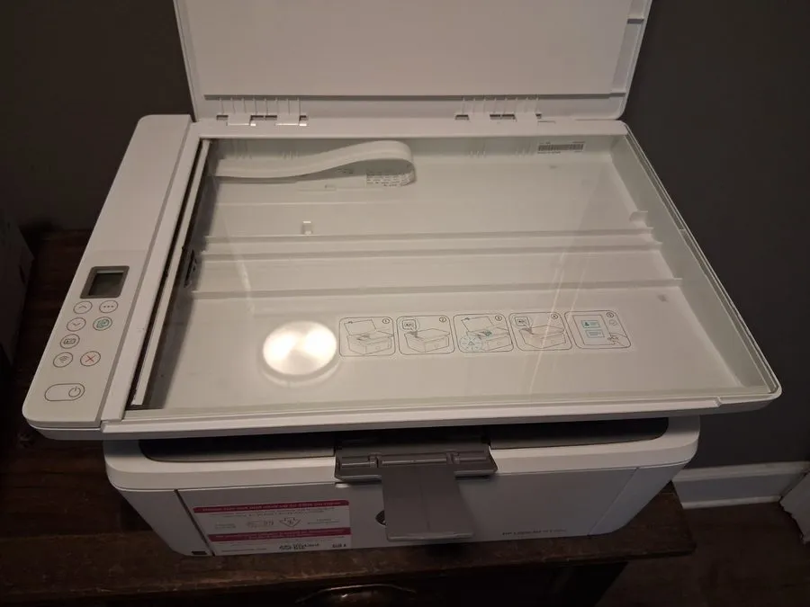 Лазерный принтер HP Laserjet MFP M140w Laser Printer bundle w extra cartridge ha