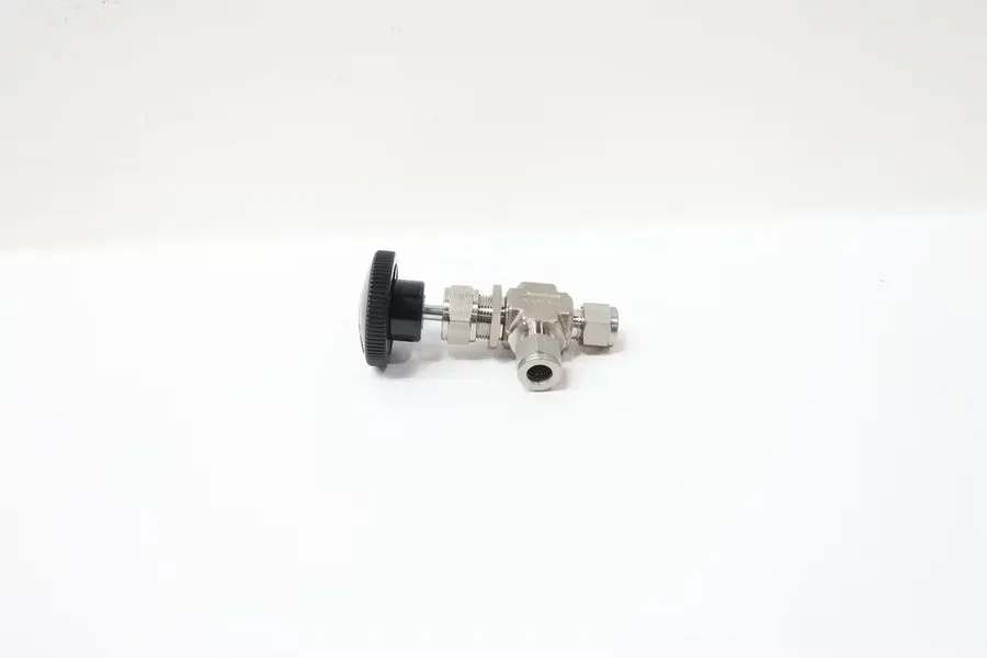 Клапан Swagelok SS-1RS6-A SS Integral Bonnet Angle-Pattern Needle Valve FNSP
