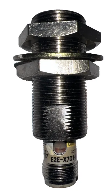 Датчик приближения Omron E2E-X7D1-M1G Proximity Sensor