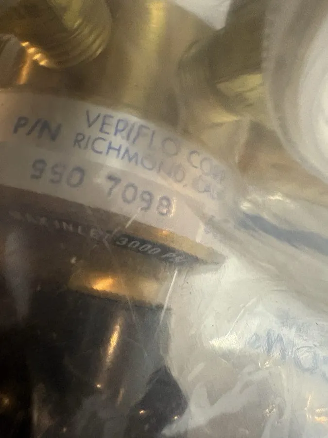 Трубопроводная арматура Veriflo 950-7098 Brass Pressure Regulator Dual Gauge 300 — фото лота 2