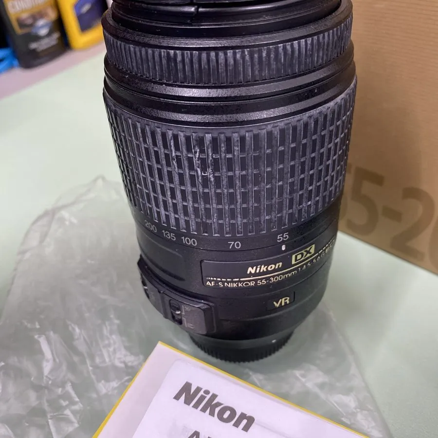 Объектив Nikon AF-S DX NIKKOR 55-300mm f/4.5-5.6G ED VR Telephoto Zoom Lens
