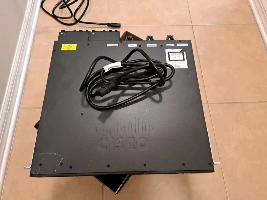 Коммутатор Cisco 3650 Series PoE+ 48 Port Switch, IP Base, WS-C3650-48PS