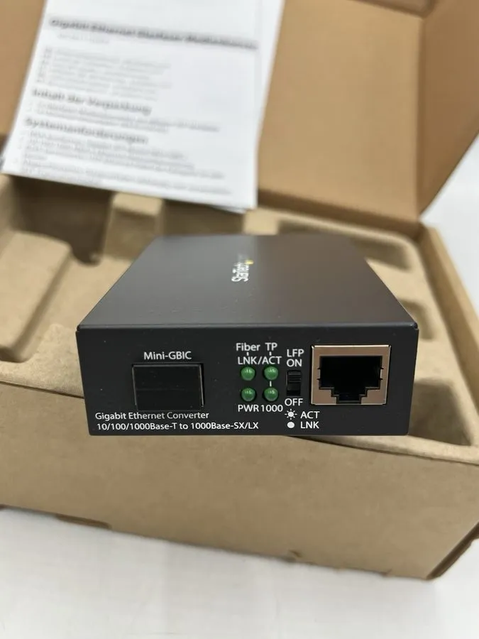 Медиаконвертер StarTech MCM1110SFP Gigabit Ethernet Fiber Media Converter w/ Ope — фото лота 1