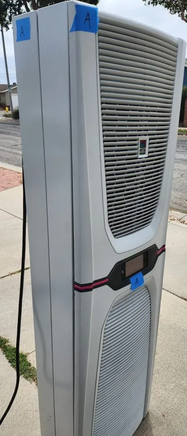 Монтажный шкаф Rittal 3187930 Enclosure Cooling Unit TopTherm Blue e+ — фото лота 1