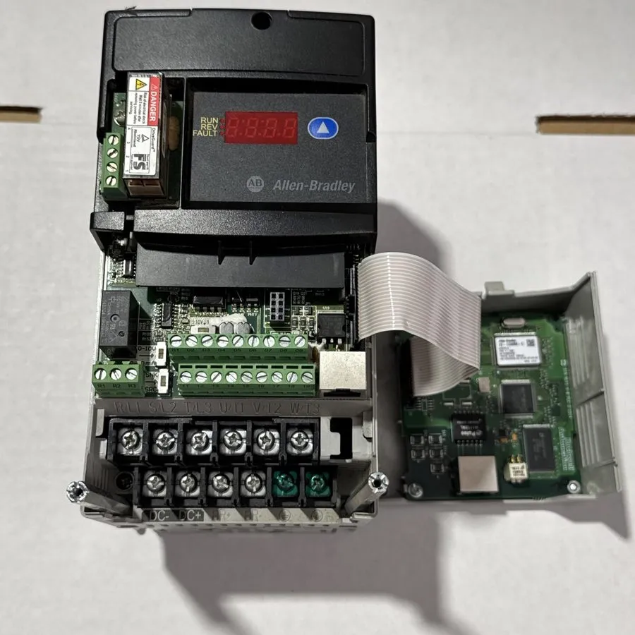 Частотный преобразователь Allen-Bradley 22D-D2P3N104 Series A PowerFlex 40P 0.75