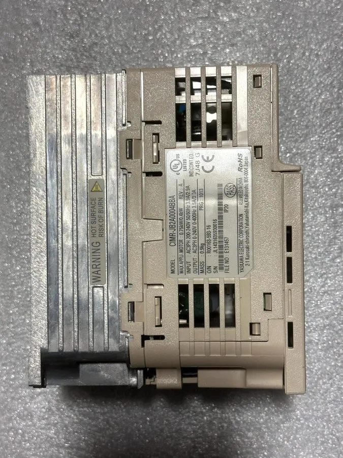 Частотный преобразователь Yaskawa J1000 series inverter CIMR-JB2A0004BBA 0.4/0.7 — фото лота 3