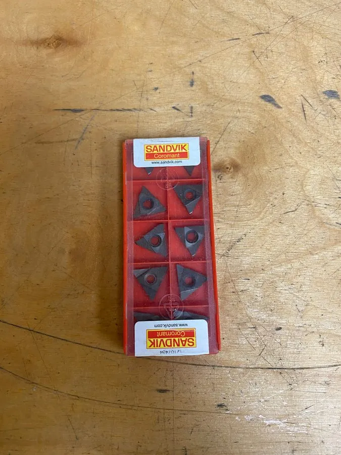 Режущий инструмент Sandvik R390-11 T3 08M-PM Carbide Insert