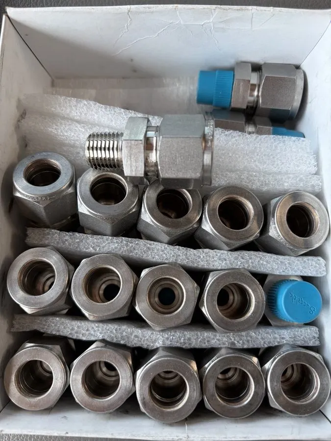 Разъём Swagelok Connector Fitting, 1/2" Tube x 1/4" Male NPT, SS-810-1-4