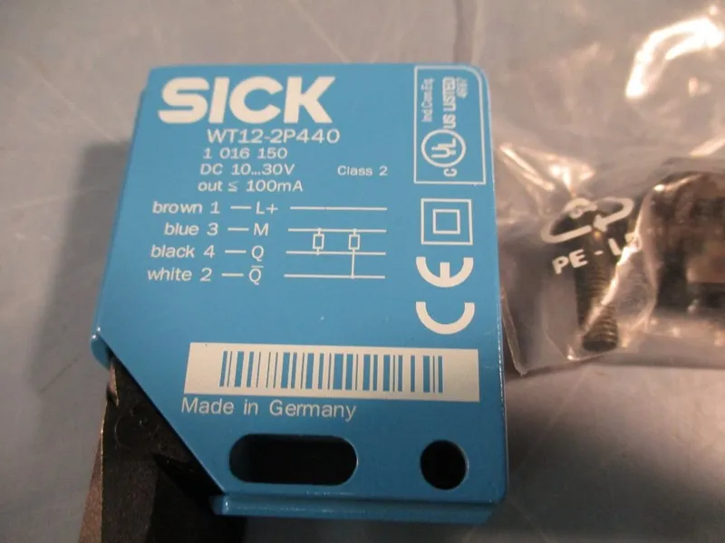 Датчик приближения SICK WT12-2P440 PLC PHOTOELECTRIC PROXIMITY SENSOR, PNP, RED 
