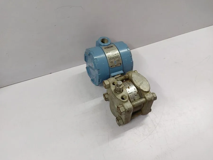 Датчик давления ROSEMOUNT 1151GP6E12B1 PRESSURE TRANSMITTER 100 PSI MAX WP (P10)