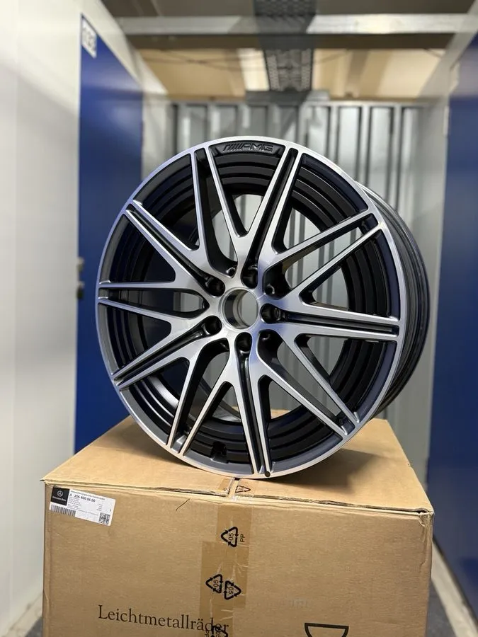 Медицинское оборудование Mercedes AMG 20 Inch Wheel Rim C63 S E AMG W206 S206 A2 — фото лота 1
