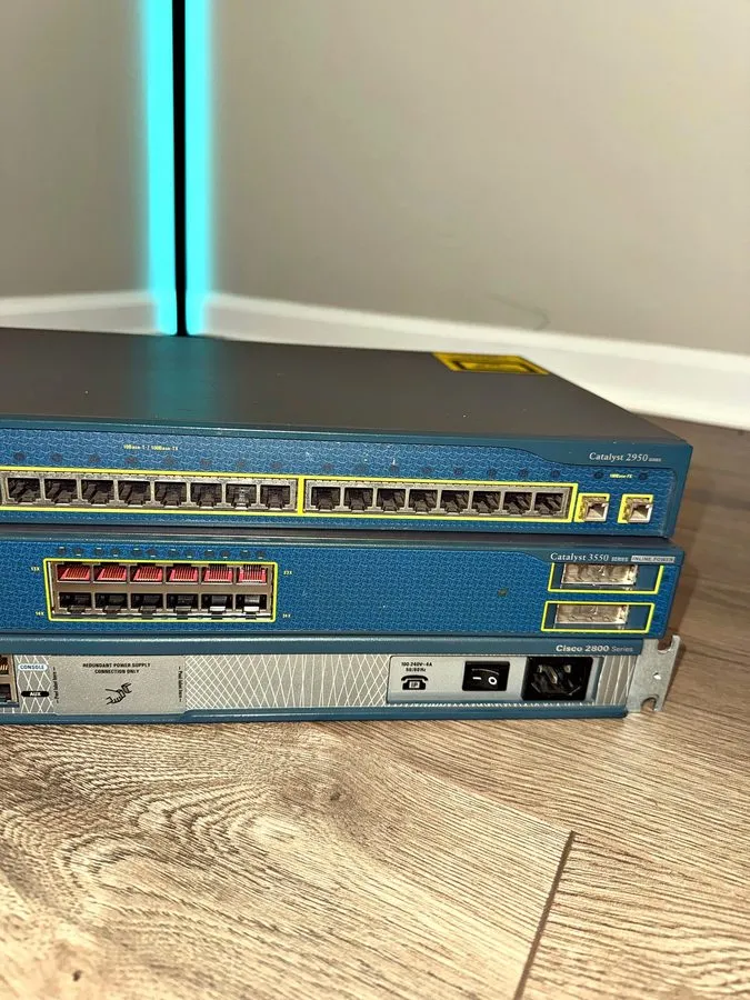 Маршрутизатор Cisco Home Lab Lot Catalyst 3550 PoE 2950C-24 2800 Router NME-WAE-