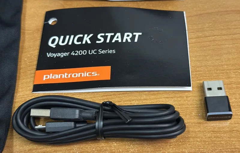 VoIP-шлюз Plantronics Voyager 4210 USB-A Wireless Headset (211317-101)