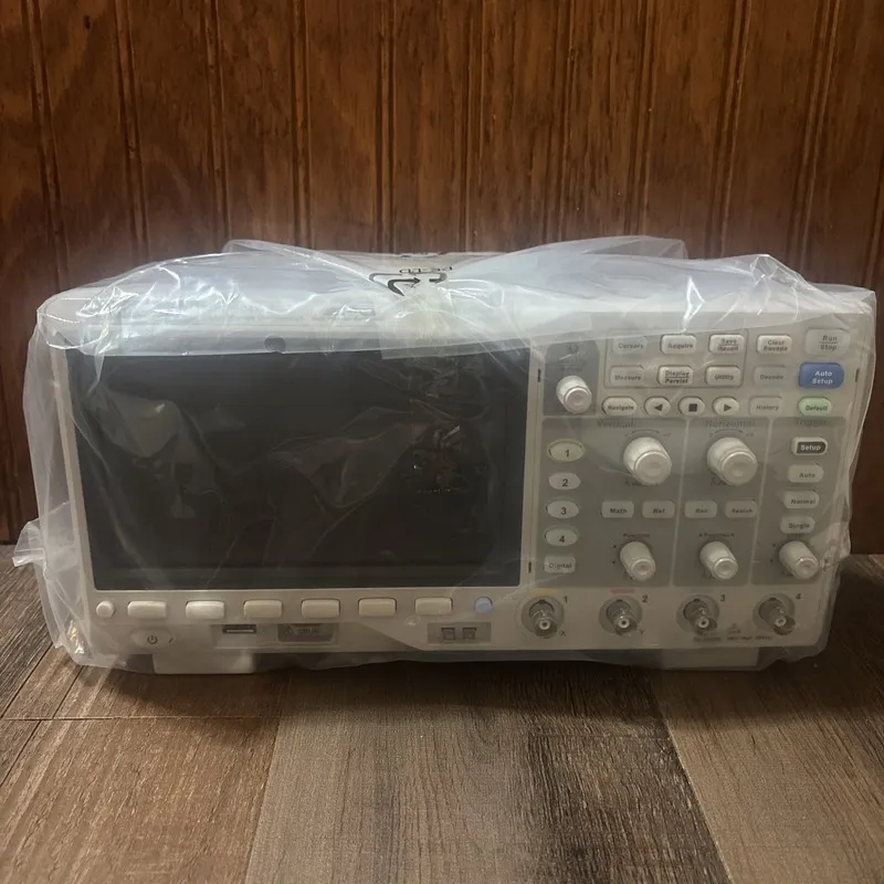 Осциллограф Siglent SDS1104X-E 100MHz 1GSa/s 4 Channel Digital Oscilloscope