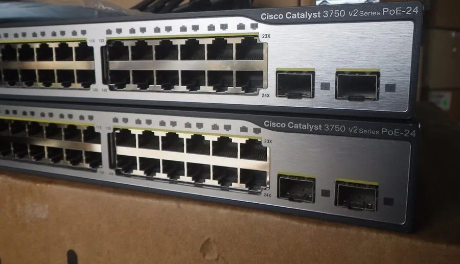 Коммутатор Cisco Catalyst 3750 V2 WS-C3750V2-24PS-E 24-Port PoE Network Switch