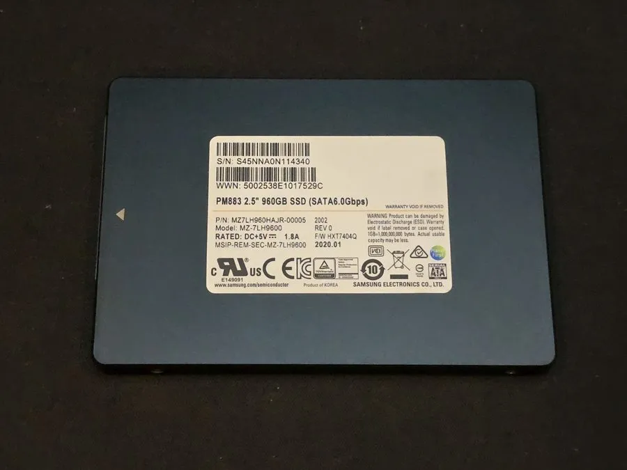 SSD-накопитель MZ-7LH9600 SAMSUNG PM883 960GB 2.5'' SATA 6.0Gbps MZ7LH960HAJR-00