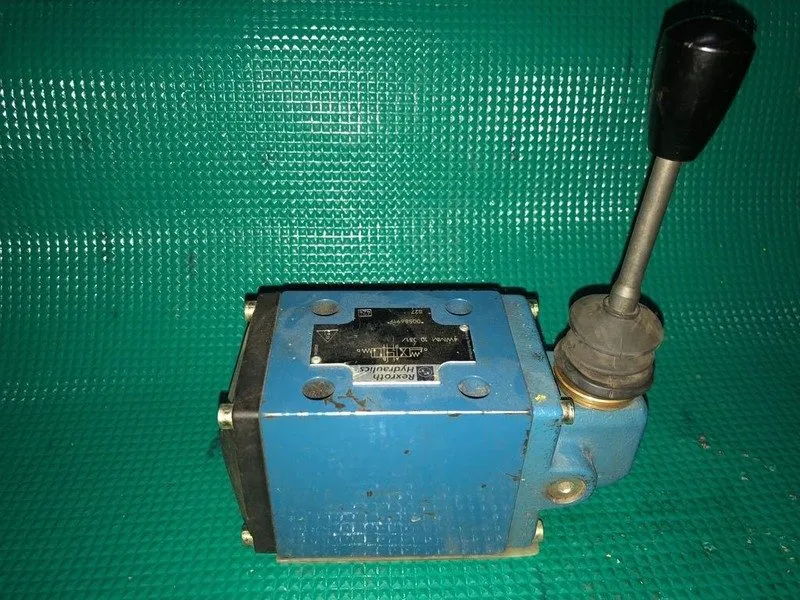 Пневмораспределитель REXROTH R900586919 DIRECTIONAL CONTROL VALVE