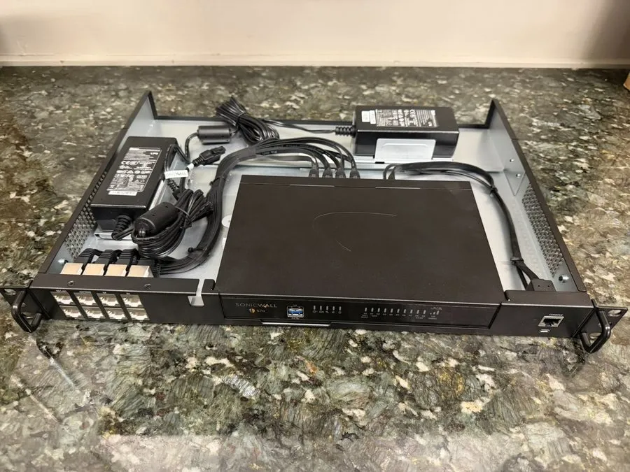 Межсетевой экран SonicWall TZ570 Network Security/Firewall Appliance