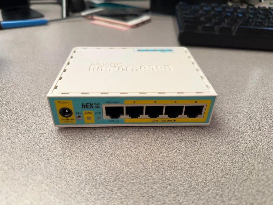 Маршрутизатор Mikrotik RB750UPr2 hEX RouterBOARD PoE Lite 5-Port Ethernet Router