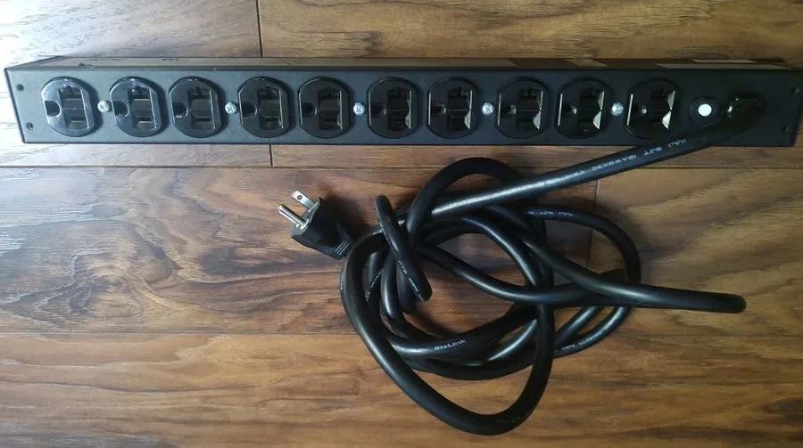 Блок розеток PDU APC AP9563 Basic Rack PDU 1U 2400VA 20A 120V, Output: 5-20R