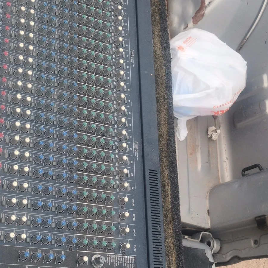 Микшерный пульт Yamaha MG32/14FX 32-Channel Mixing Console, 24 Mic, 4 Bus, XLR,  — фото лота 1