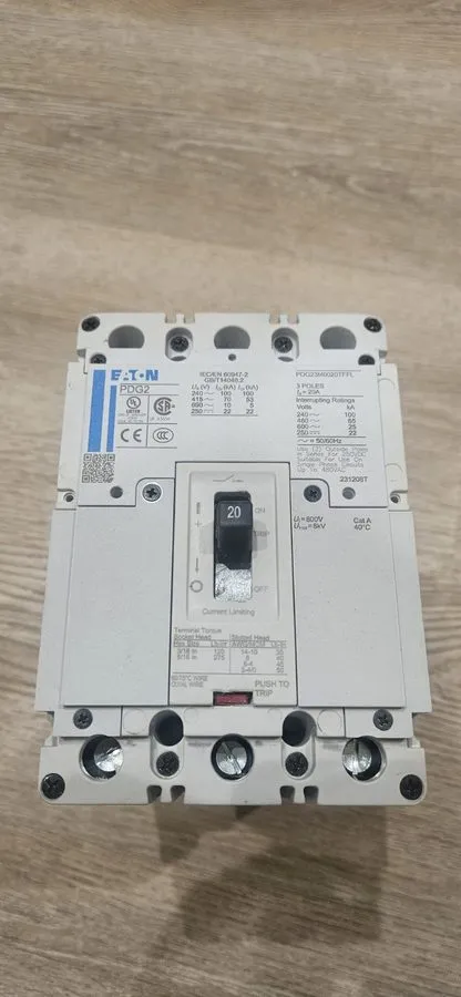 Автоматический выключатель Eaton PDG23M0020TFFL Bolt-On Circuit Breaker 20A 3P 4 — фото лота 1