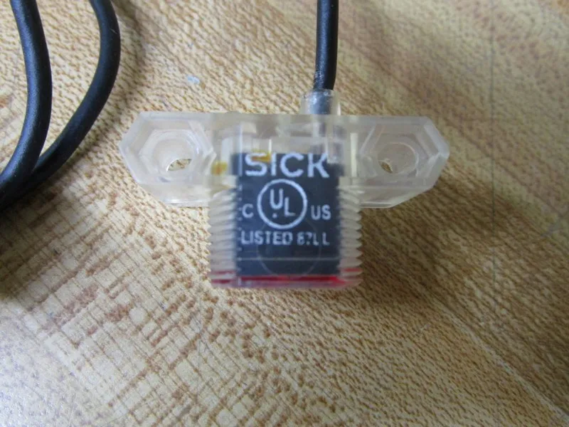 Датчик приближения SICK ZT1-P0801S01 10-30VDC 1042537 Photoelectric Proximity Se
