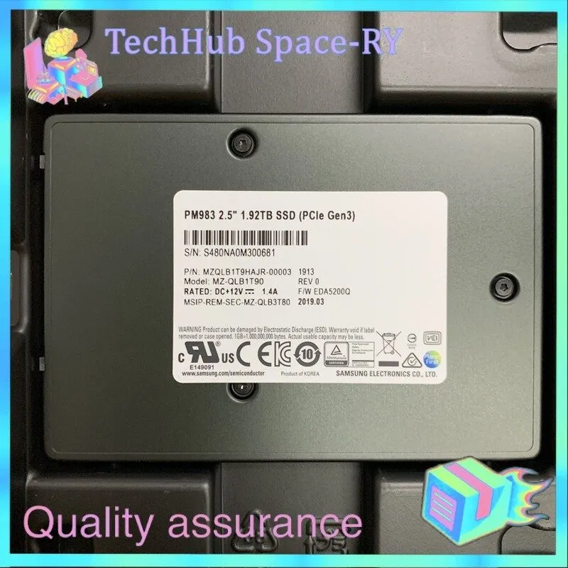 SSD-накопитель MZ-QLB1T90 Samsung PM983 2.5" 1.92TB SSD PCI-E 3.0 NVMe U.2 MZQLB