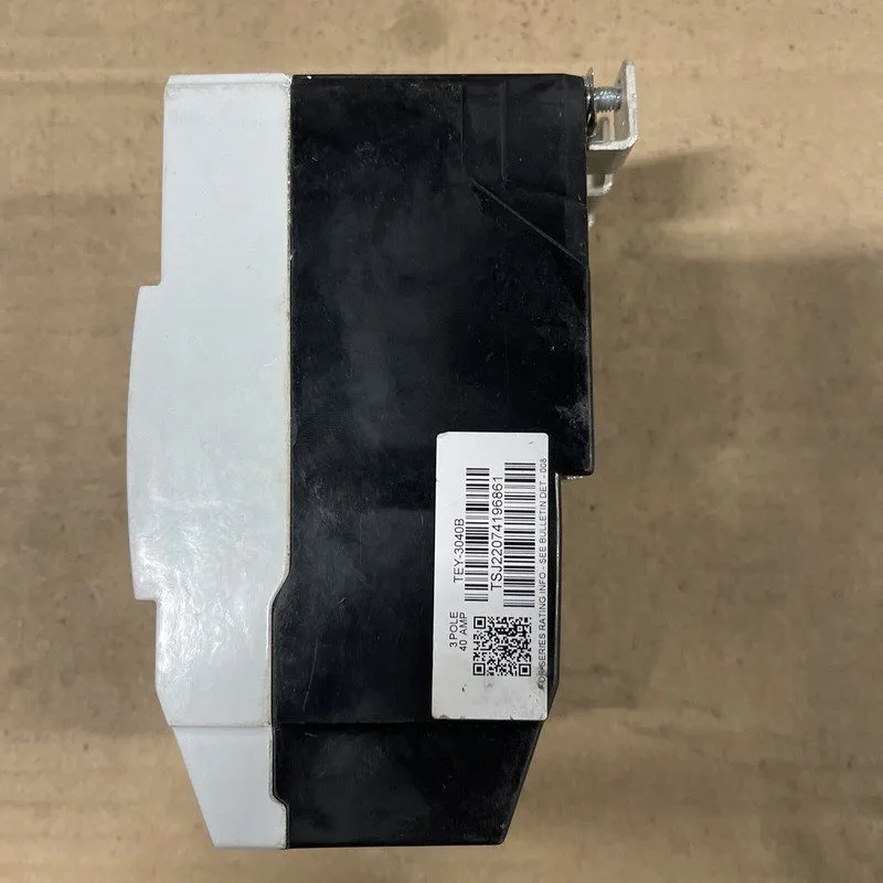 Автоматический выключатель TEYD3040B GE 40 Amp 480V 3 Pole Bolt On Circuit Break — фото лота 3