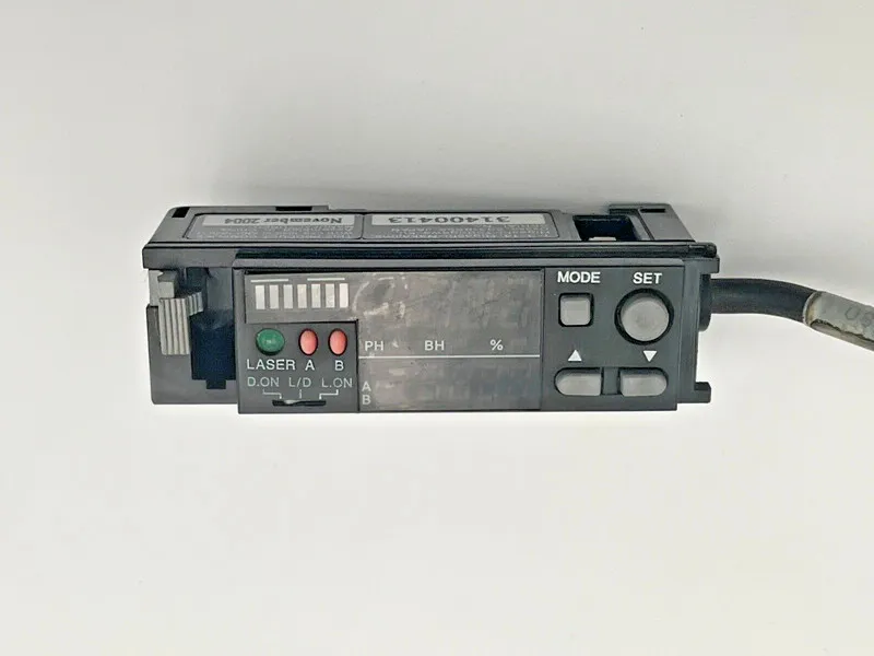 Фотоэлектрический датчик Keyence LV-21AP Photoelectric Laser Sensor Amplifier 12