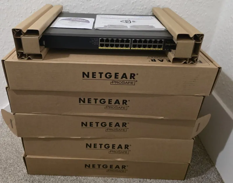 Коммутатор Netgear ProSAFE M4100-24G-POE+ 24-Port Layer 2+ 10/100/1000 PoE+ Swit — фото лота 1