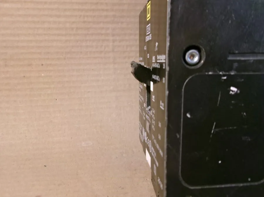 Автоматический выключатель Square D EDB34125 3p 480v 125a 18k Bolt In NF Circuit