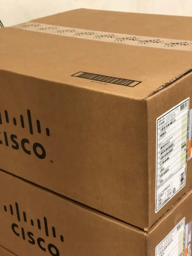 Маршрутизатор Cisco C8500-12X Catalyst 8500-12X Edge Platform Switch with 12x 1/
