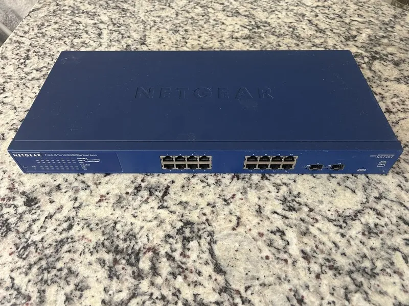 Коммутатор Netgear ProSafe GS716T v2 16-Port Gigabit Smart Ethernet Switch