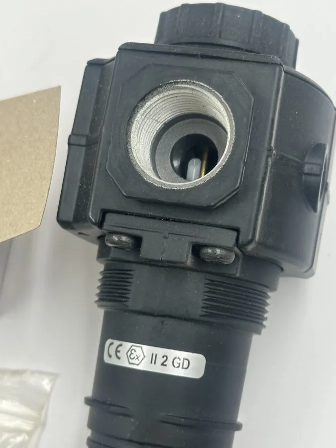 Трубопроводная арматура Norgren Pressure Regulator R74G-6AT-RFG 300 PSIG Inlet 2 — фото лота 2