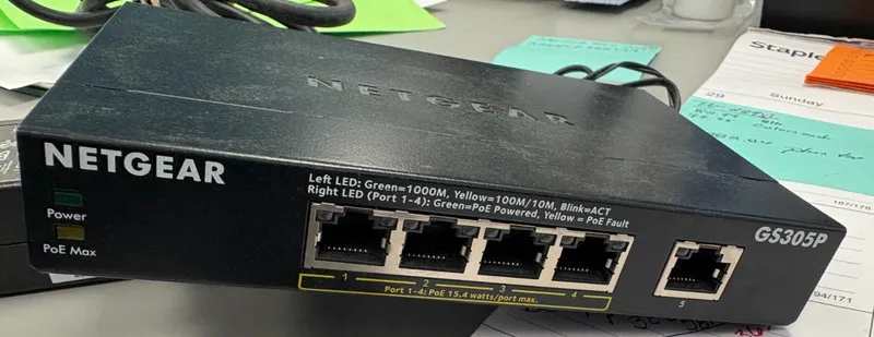 Коммутатор NETGEAR GS305P 5-Port Gigabit Ethernet PoE + Unmanaged Switch (63W)