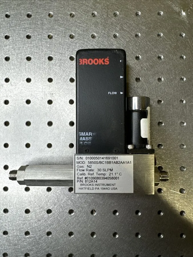 Контроллер Brooks Mass Flow Controller 5850S/BC1BB1AB2AA1A1 Gas N2, Rate 30 SLPM — фото лота 2