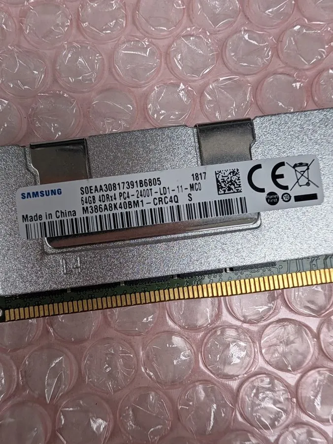 Модуль памяти M386A8K40BM1-CRC SAMSUNG 64GB LRDIMM (PC4-19200T DDR4-2400 4RX4) — фото лота 1