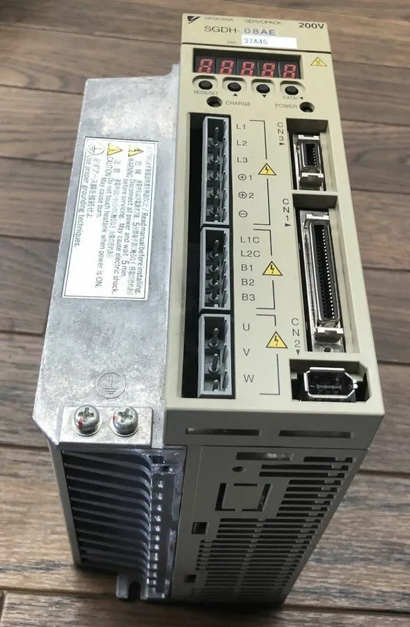 Сервопривод Yaskawa SGDH-08AE Servopack Amplifier 0.8kW 200-230V