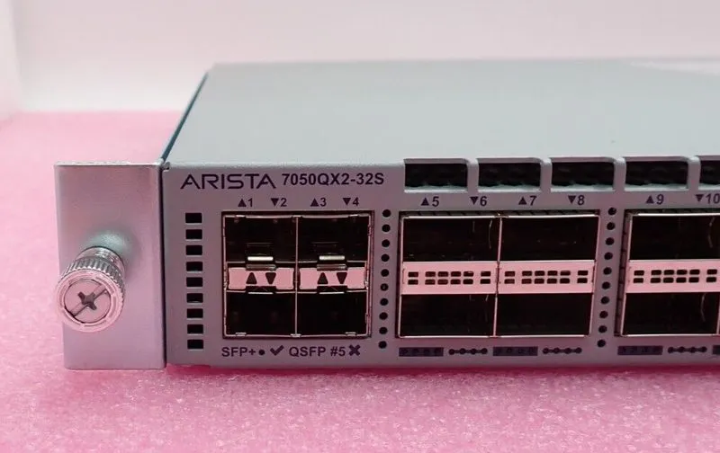 Коммутатор Arista DCS-7050QX2-32S-F 32-Port 40G QSFP+ 4-Port 10G SFP+ Switch — фото лота 3