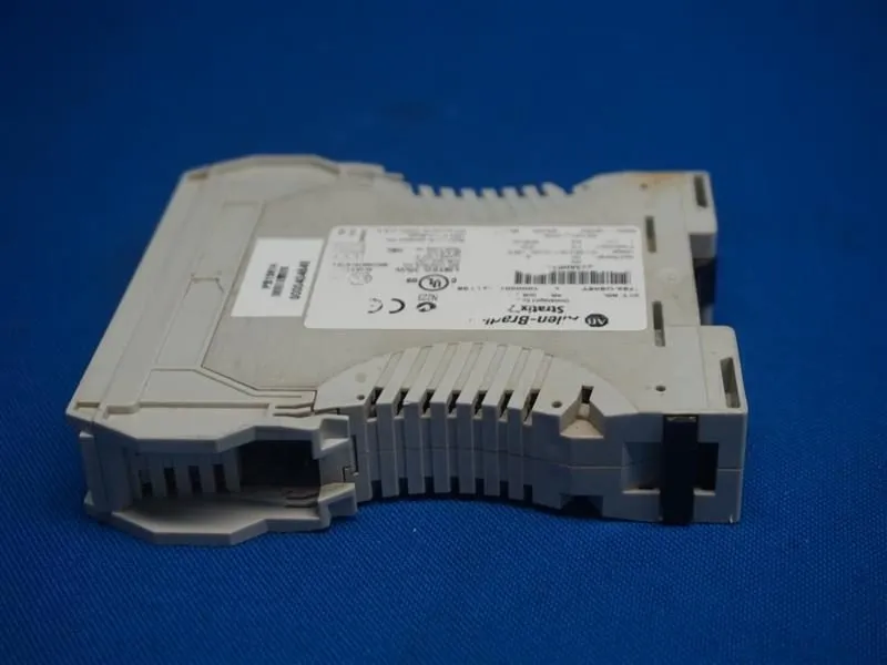Коммутатор Allen Bradley 1783-US05T Stratix 2000 Ethernet Switch AB