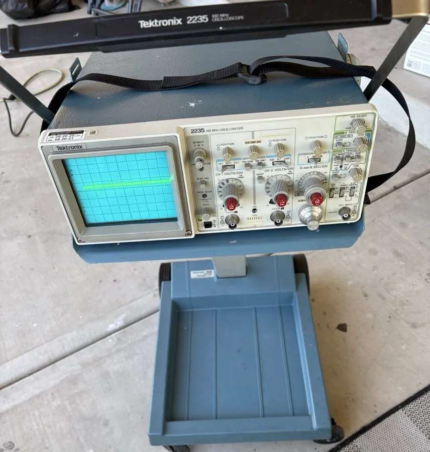 Осциллограф Tektronix 2235 2 Channel 100 MHz Oscilloscope