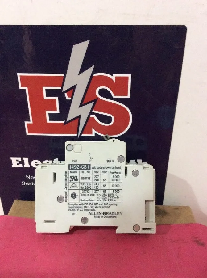 Автоматический выключатель Allen Bradley 1492-CB1 1 Pole 15 Amp Circuit Breaker
