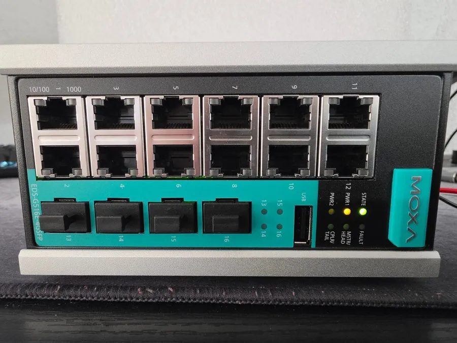 IIoT-устройство MOXA EDS-G516E-4GSFP V1.0.1 16-port Ethernet switch