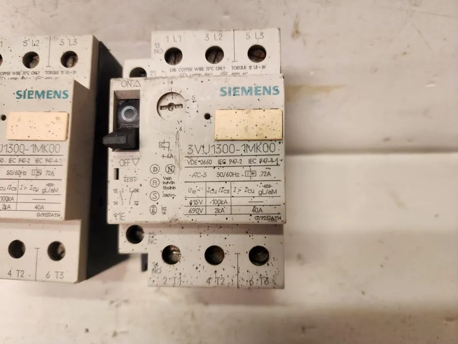 Автоматический выключатель Lot 2 Siemens 3VU1300-1MK00 Motor protection circuit 