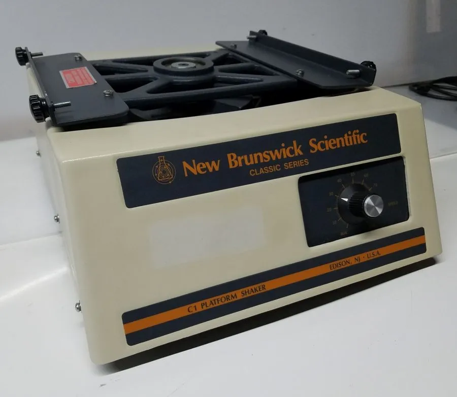 Шейкер New Brunswick Classic C1 Laboratory Shaker Mixer PN: M1258-0000
